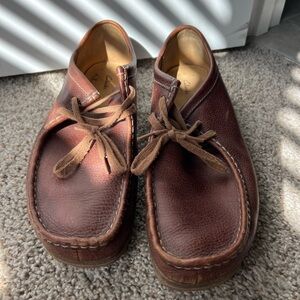 Men’s thin sole Clark’s wallabees